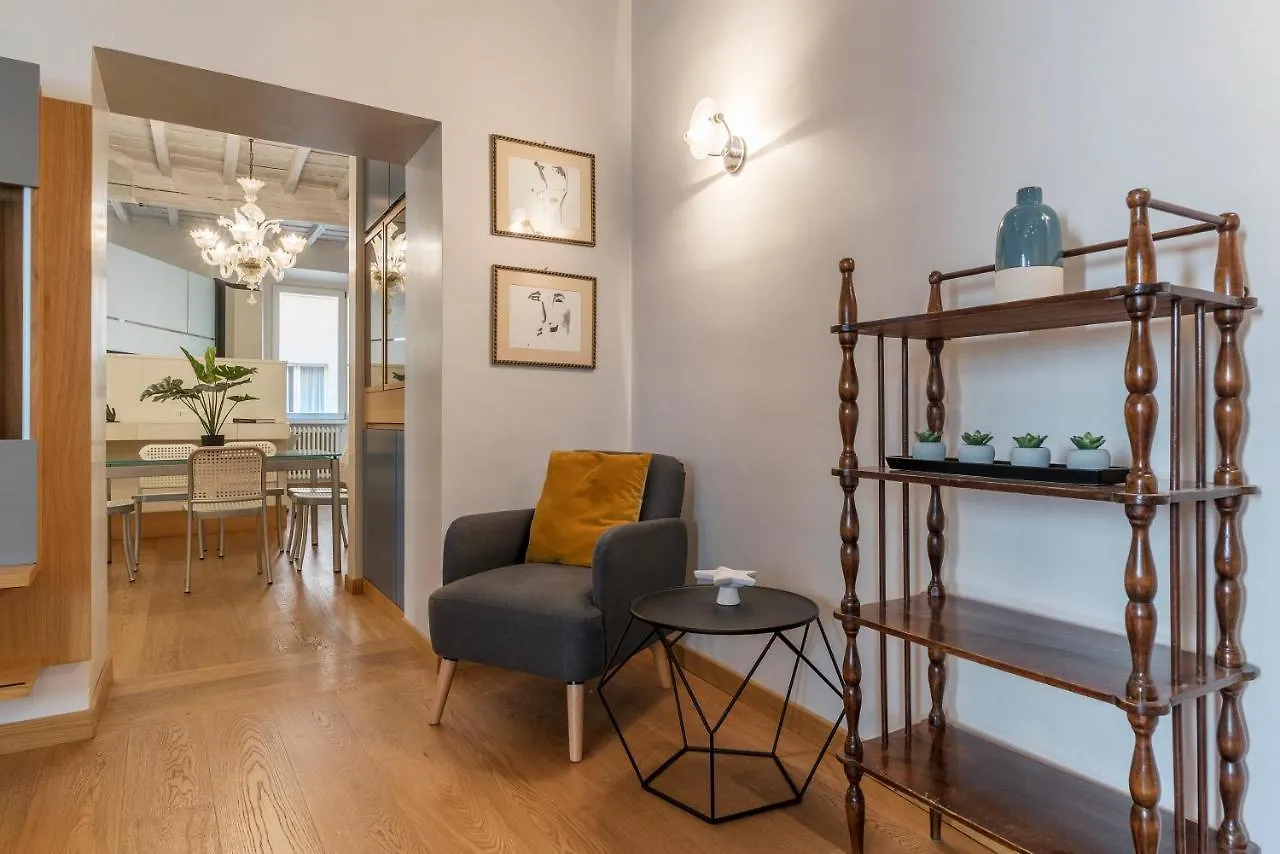 Piazza Navona Elegant Apartment Rome